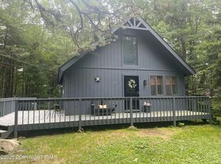 128 Long View Ln, Pocono Pines, PA 18350