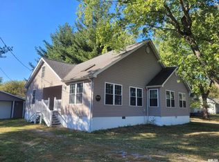 2611 Benton Rd, Mount Vernon, IL 62864