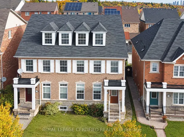 5481 Festival Dr, Mississauga, ON L5M 0G6