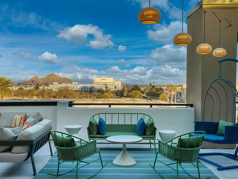 Callia 2023 S1 Rooftop Daytime 04