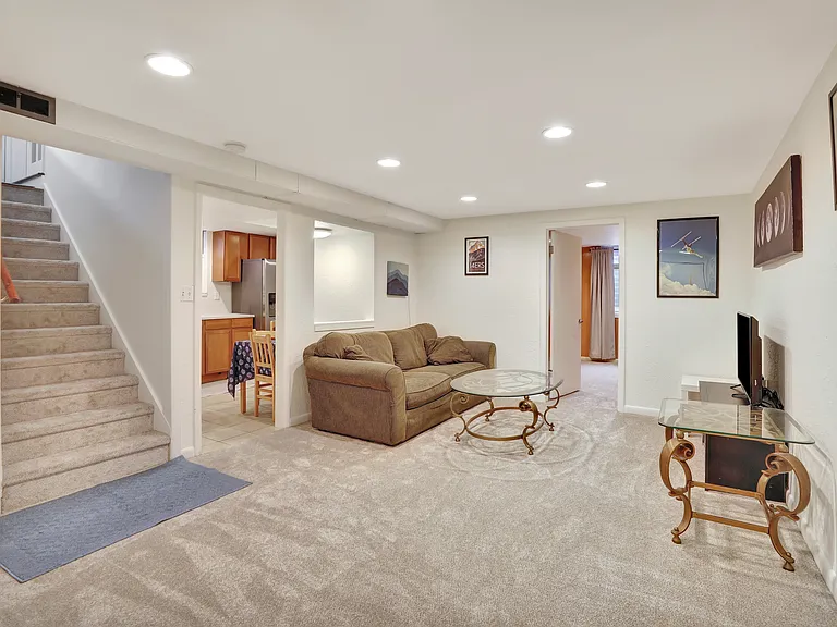 3301 Kearney St — Photo 1
