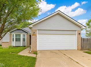 46951 Oak Pointe Dr, Macomb, MI 48042