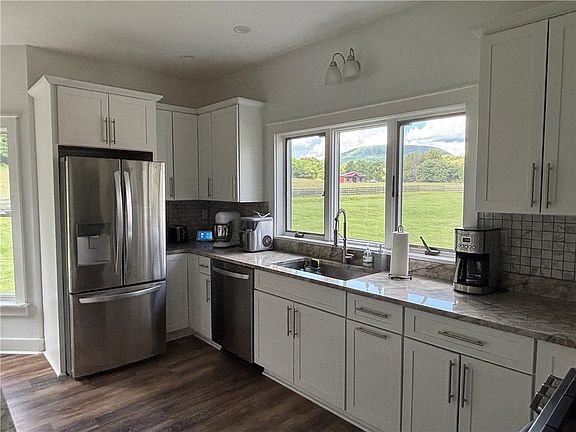 4th image of 7 Welton Avenue Ext