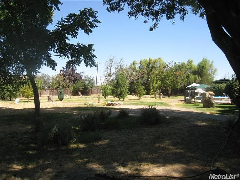 9342 Hillside Rd photo 1