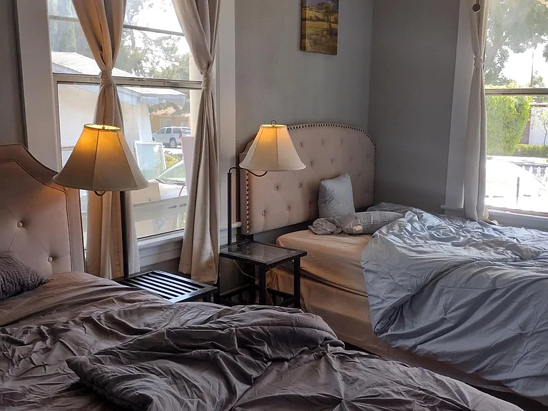1188 N Park Ave #1 — Photo 2