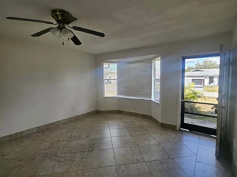 1225 Armsdale Ave — Photo 6