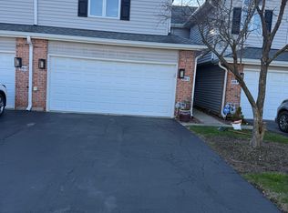 8316 Highpoint Cir Unit E, Darien, IL 60561