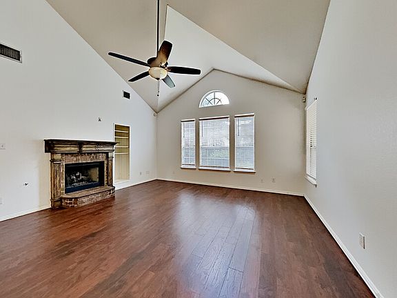 2nd image of 2821 Country Glen Ln