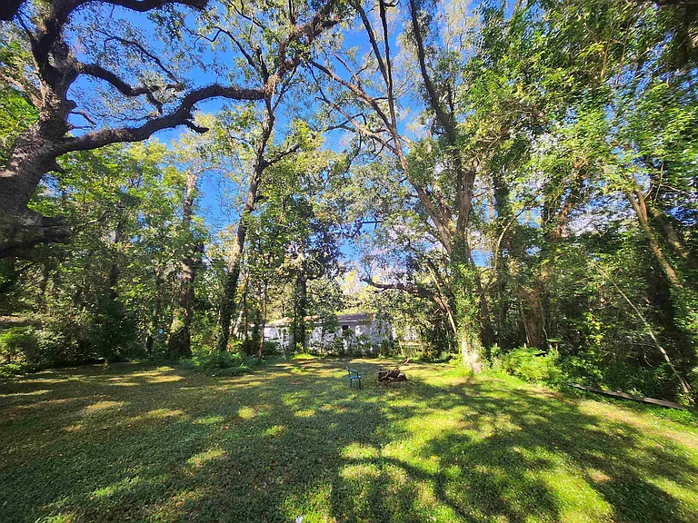 110 Barbara St — Photo 21