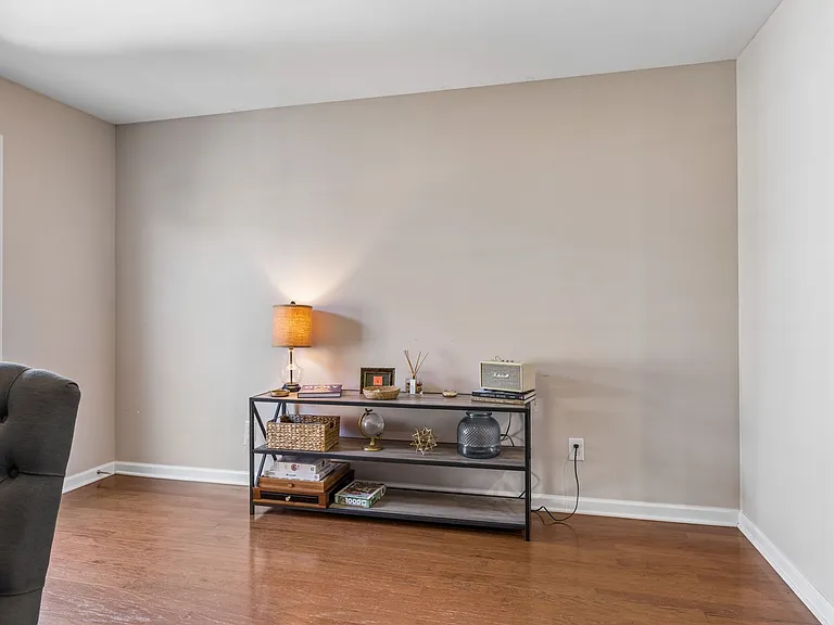 1319 Riverbrook Dr — Photo 24