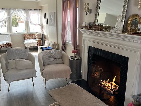 5th image of 4701 45th St NW