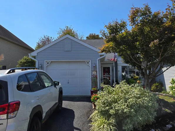 33 Warwick Cir, Mechanicsburg, PA 17050