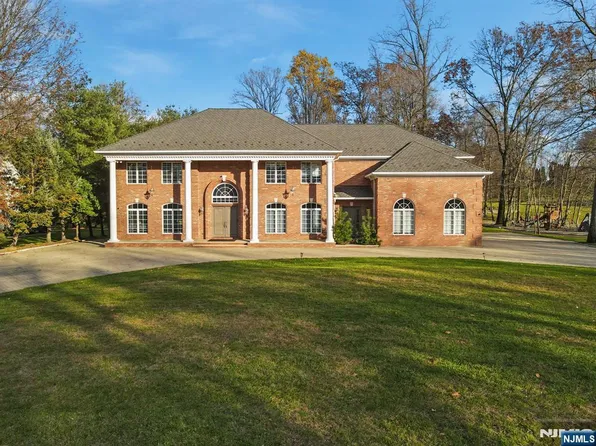 (undisclosed Address), Old Tappan, NJ 07675