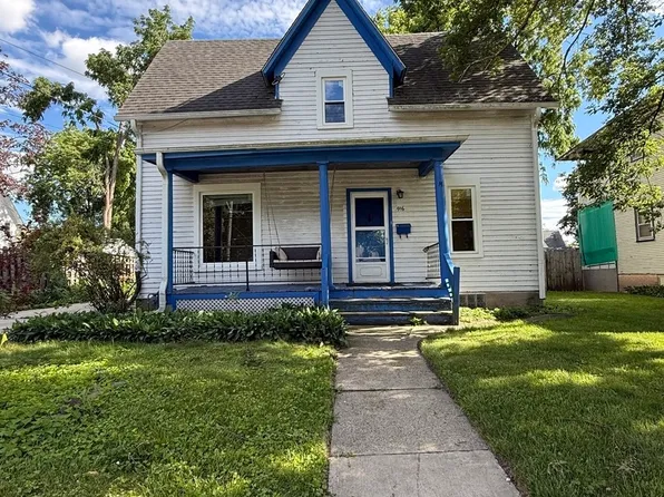 916 Pleasant St, Dekalb, IL 60115