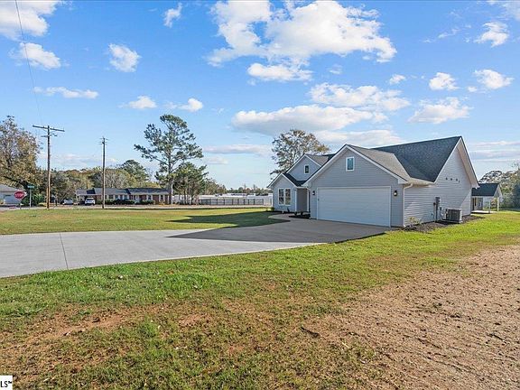 3rd image of 2520 Flemming Dr