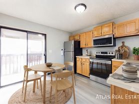 831 Bennett Ave, Colorado Springs, CO