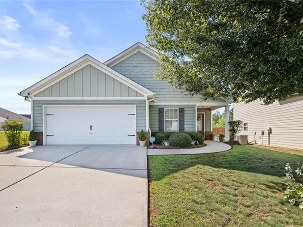 4707 Sweetwater Dr, Gainesville, GA 30504