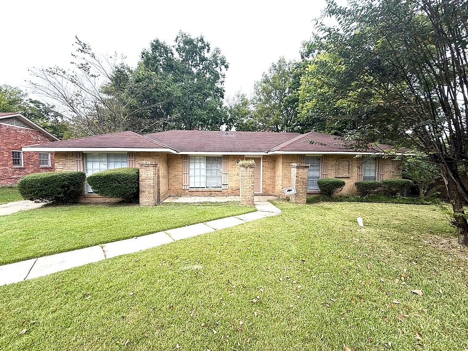 1st image of 2108 E Aberdeen Dr