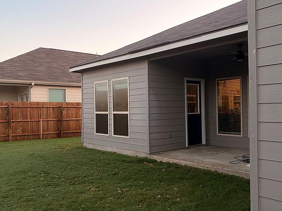 4th image of 220 Stag Way