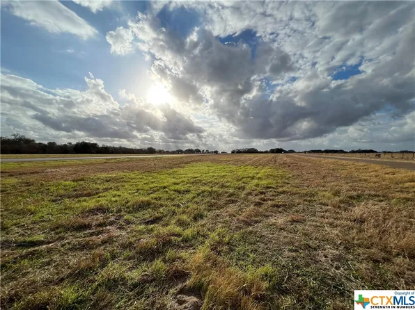 2000 Us Highway 59 N, Goliad, TX 77963