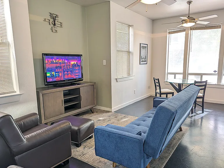 7106 Guadalupe St #B — Photo 4
