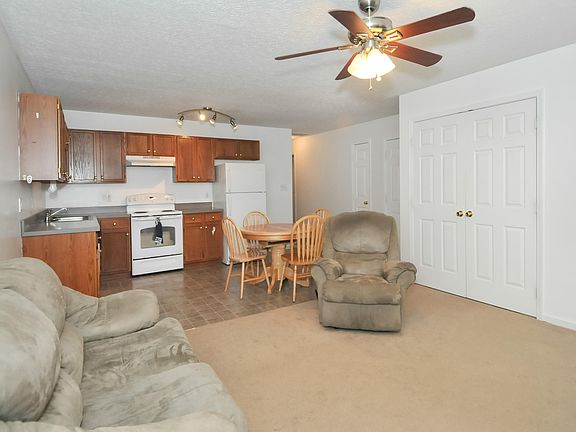 4th image of 6915 Colrain Cir