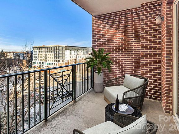 4th image of 300 W 5th St APT 339