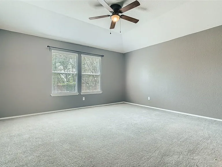 315 Waterlily Way — Photo 7