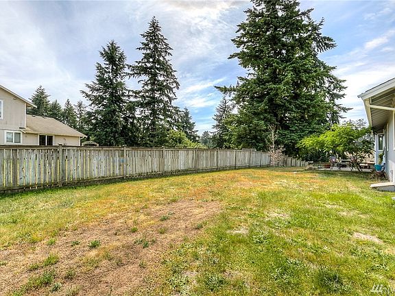 5th image of 18414 1st Avenue Ct E