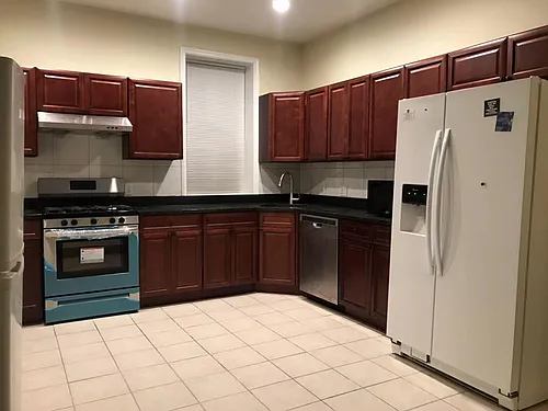 4409 Pine St #2 Photo 1