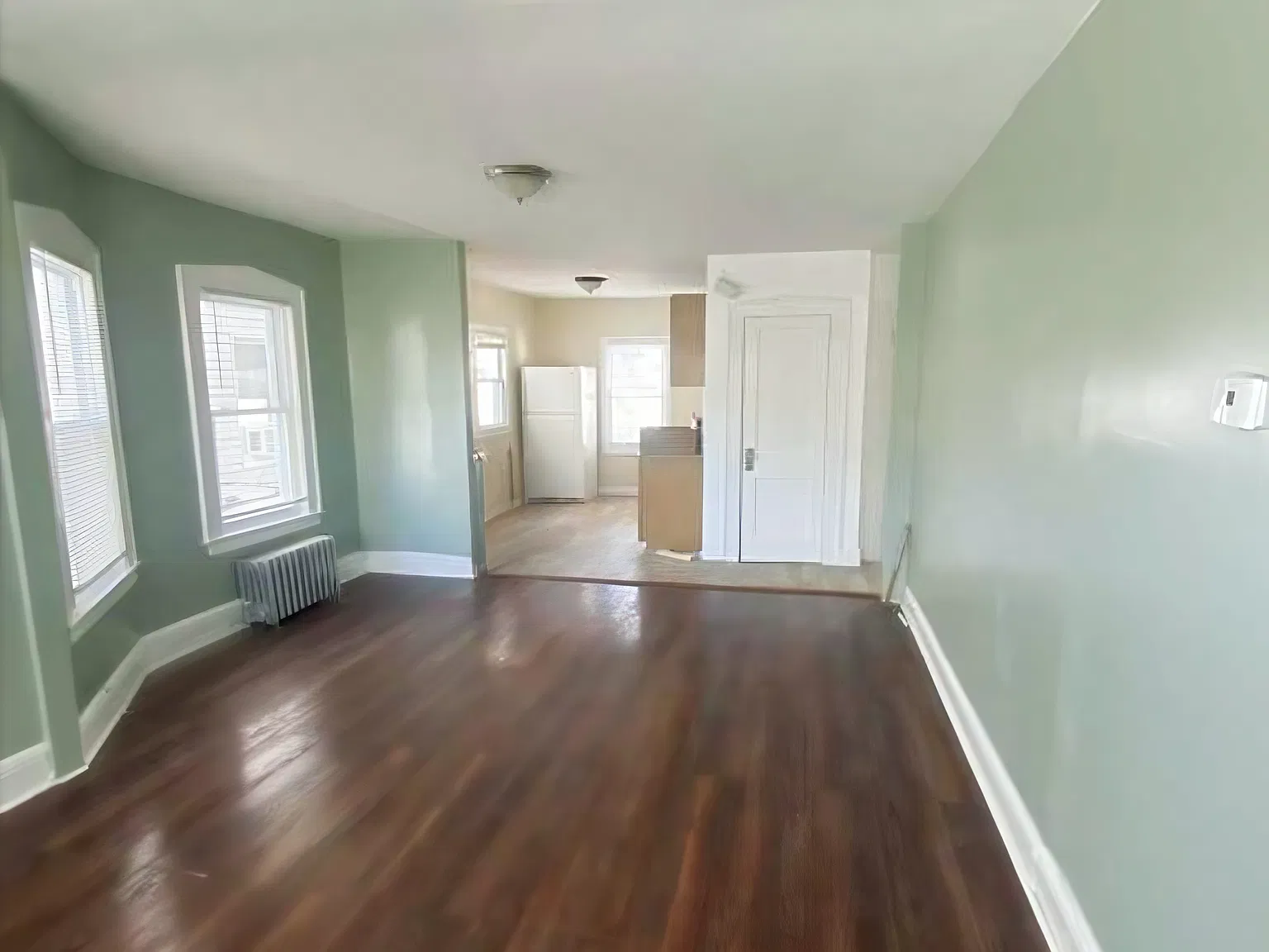 2 bed, 850 sqft, $2,200 — Photo 3