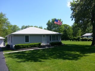 10890 W Macarthur Dr, Beach Park, IL