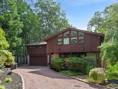 21 Hewitt Boulevard, Center Moriches, NY, 11934