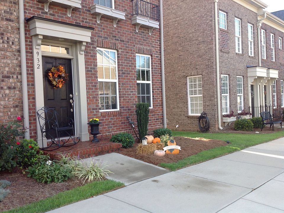 1st image of 932 Gardners Way