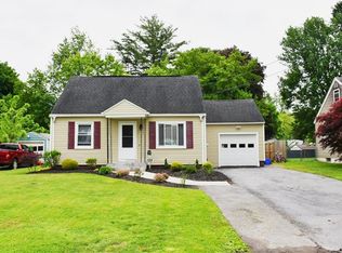 109 Tallmadge Rd, North Syracuse, NY 13212