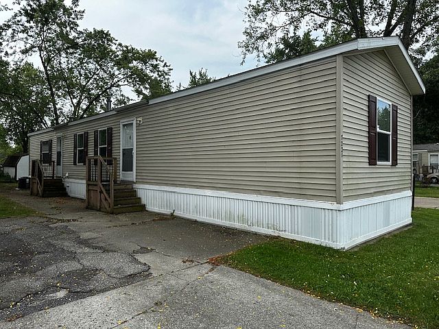 1st image of 7221 Acorn Cir #121