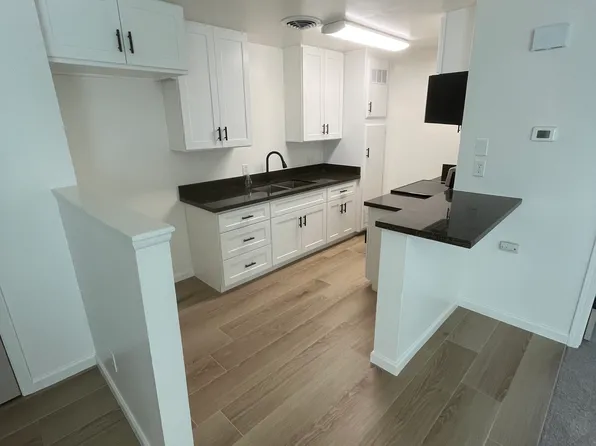 3700 White Ln #5, Bakersfield, CA 93309