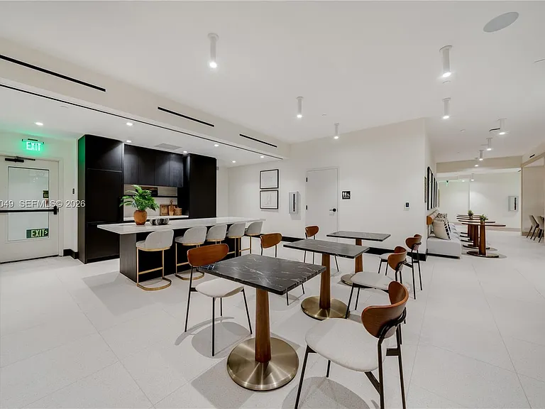 225 N Miami Ave #1707 — Photo 31