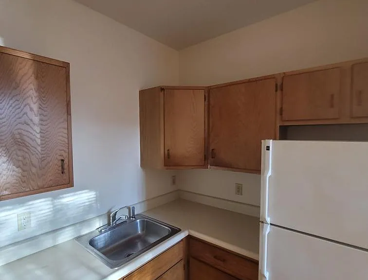 14 Main St #10 — Photo 3