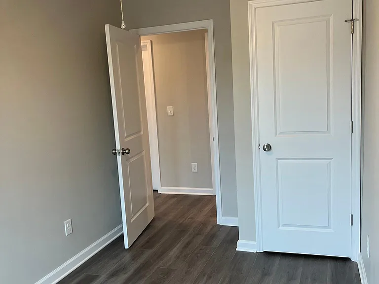 610 W Buena Vista Ave #4 — Photo 10