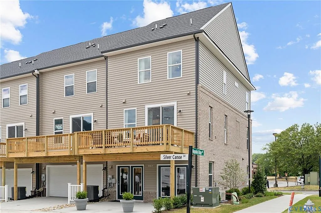 4 bed, 3.5 bath, 2080 sqft, $2,800 — Photo 3