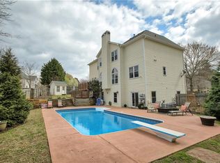 245 Fieldstone Ct, Alpharetta, GA 30009