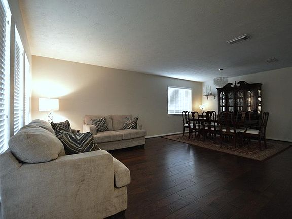 4th image of 12315 Bowsman Dr