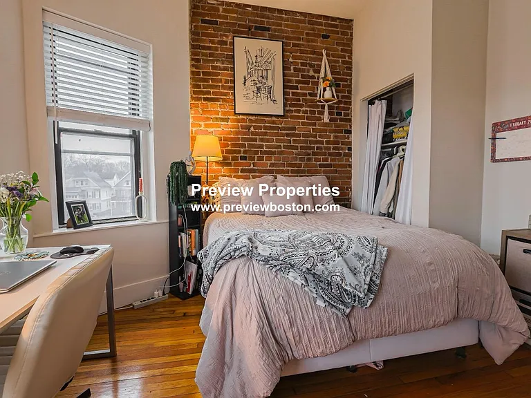 Gorham St — Photo 7