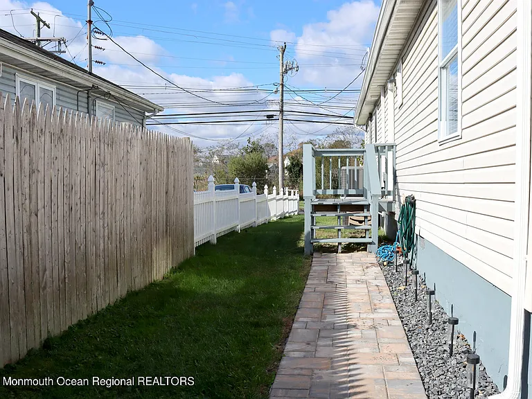 111 Long Branch Ave — Photo 28