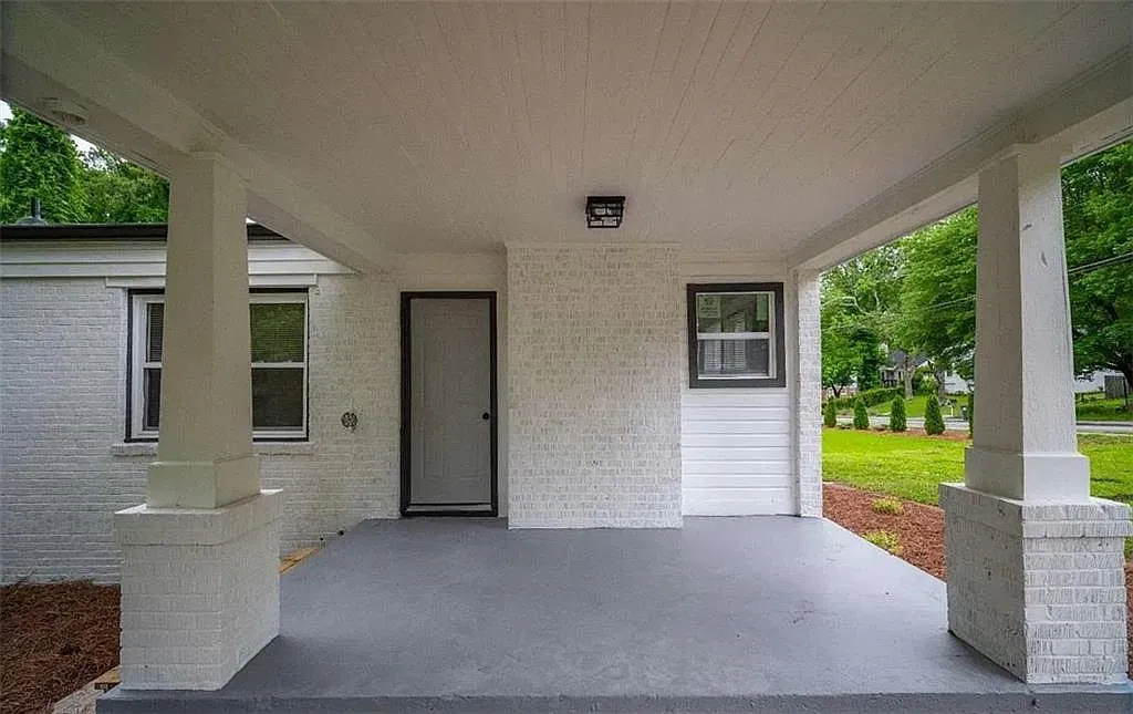 3 bed, 2.0 bath, 1183 sqft, $1,850 — Photo 3