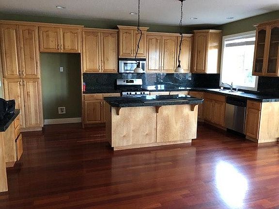 2nd image of 16700 NE 6th St