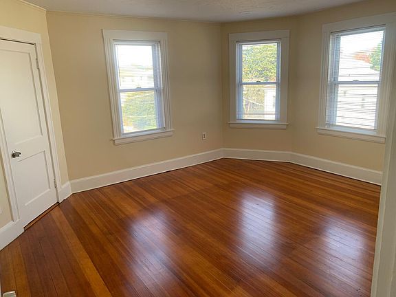 5th image of 31 Saint Joseph Ave #3