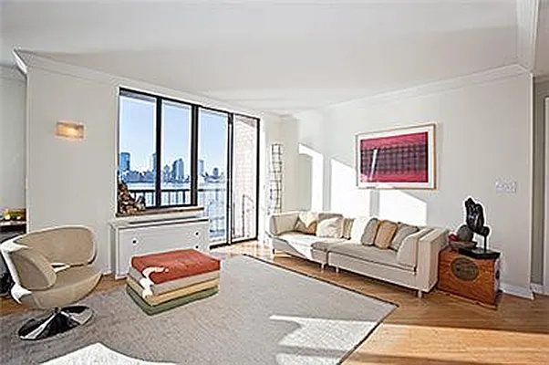 Sold by R New York | media 15