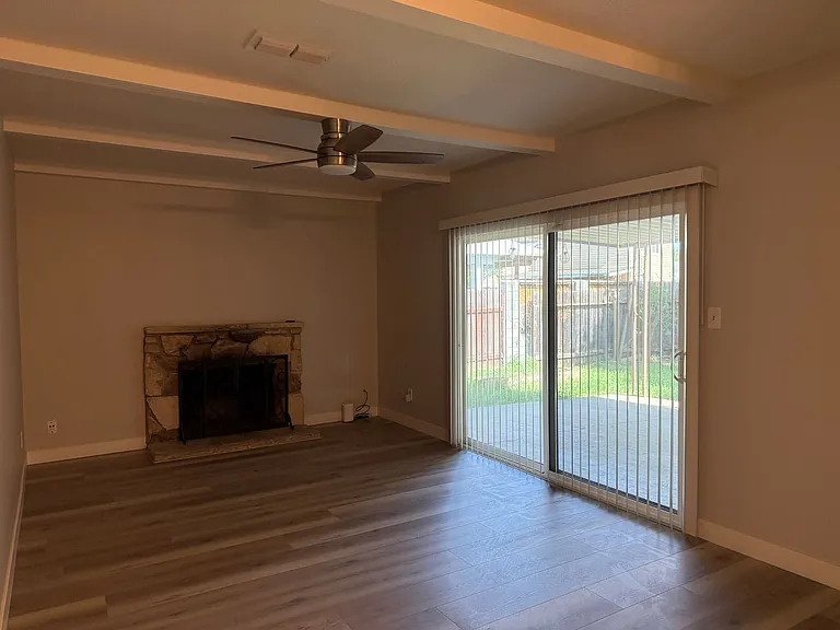 3095 Rosemont Dr — Photo 5